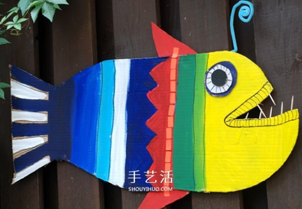 How to make deep-sea fish, a simple tutorial on how to use corrugated paper waste