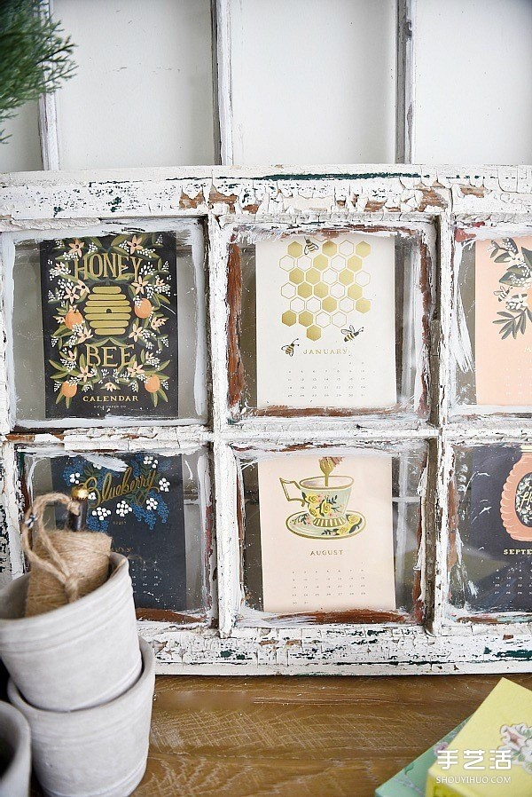 Recycle old window frames or old picture frames to make a fresh-style calendar