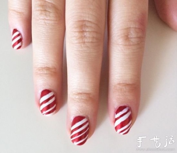 Sweet and fashionable candy-style striped manicure simple DIY