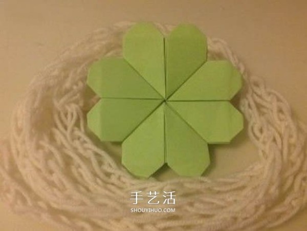 The simplest way to fold a four-leaf clover, a tutorial for young children to make origami four-leaf clovers