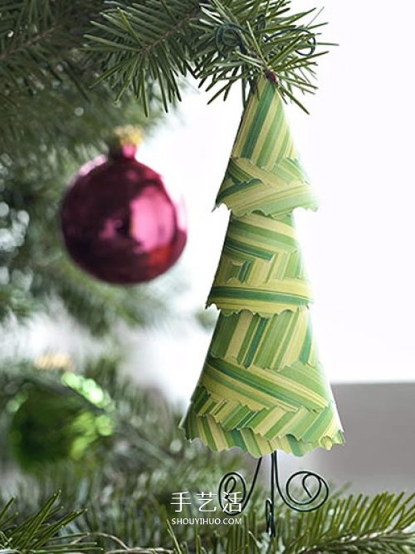 10 Beautiful Handmade Christmas Tree Pictures Made of Paper