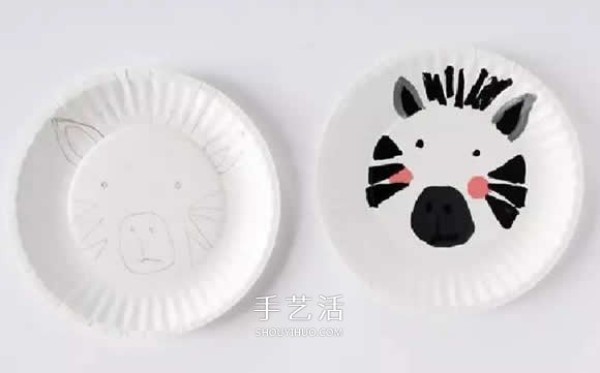 Kindergarten dinner plate painting works: draw cartoon animals on the dinner plate