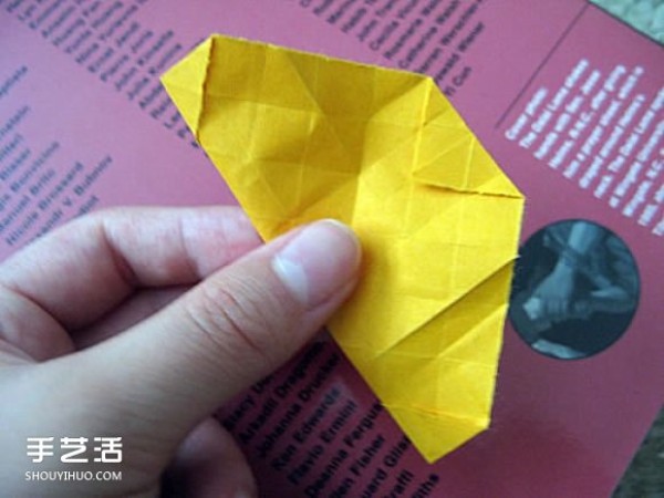 Folding a complex rose with illustrations and steps of folding a rose