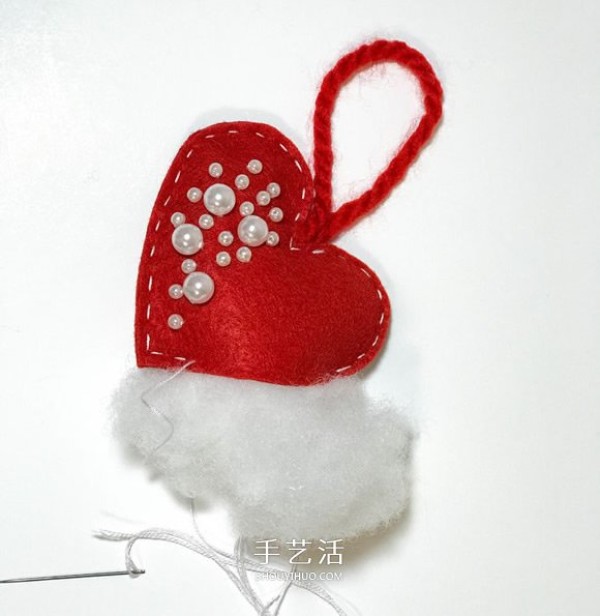 Illustrations of super cute handmade Christmas tree pendants made of non-woven fabrics