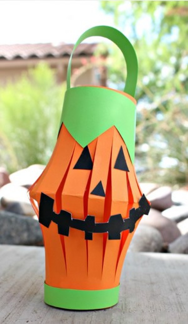 Halloween Handmade Collection of Simple Kindergarten Halloween Works