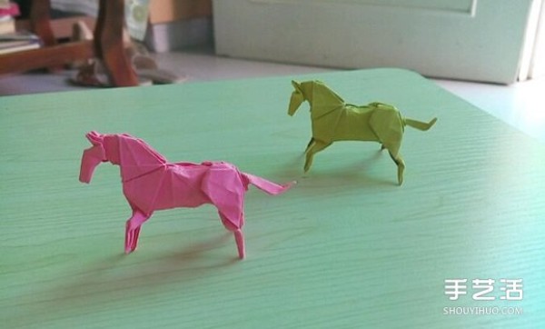 Hideo Komatsus Horse Origami Illustration, a Super Detailed Three-dimensional Horse Origami Tutorial