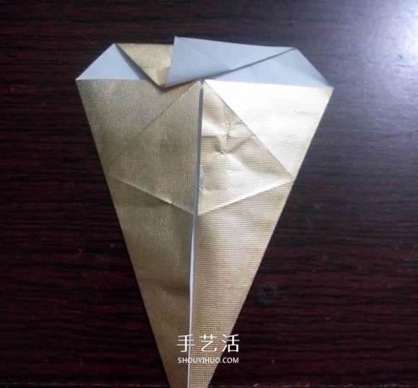 Using cigarette box paper waste and making origami three-dimensional owl illustration step-by-step