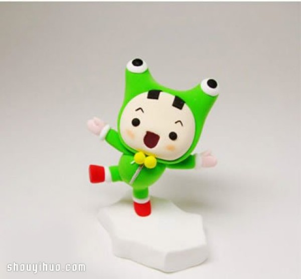 How to make a clay doll of a little boy in a frog suit, step by step