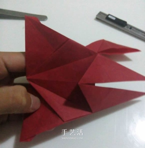 The process of folding the auspicious beast Kirin, the illustrated process of folding the Origami Tetsushi Kamiyas Kirin