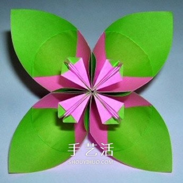 Illustration of the origami method of six four-petal flowers combined into beautiful flower balls