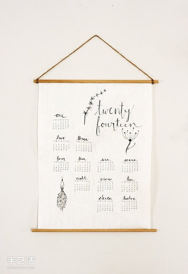 The DIY method of making a linen New Year calendar with illustrations of non-woven handmade calendar