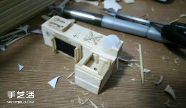 Disposable chopsticks are used to hand-make a life-like villa model, the steps are complete! 