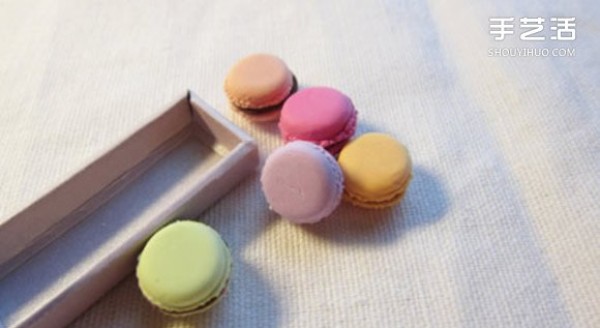 Illustrated tutorial on how to make macaron dessert trinkets with ultra-light clay