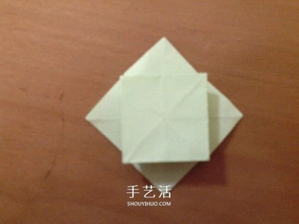 How to fold a lucky four-leaf clover and how to make an origami four-leaf clover step by step" border= "0" width="580" height="397" src="https://img.111diy.com/timthumb.php?src=/d/file/20220112/n5cpfnv4hpn.jpg" /></p>
<p align="center"><img alt="Illustration of how to fold a lucky four-leaf clover Step by step diagram of how to make origami four-leaf clover"  alt=