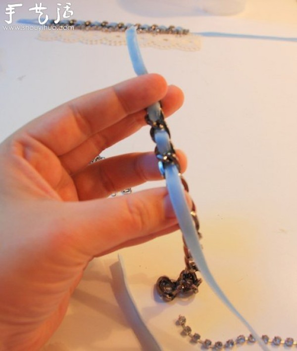 DIY Tutorial for Making Ribbon Lace Necklace