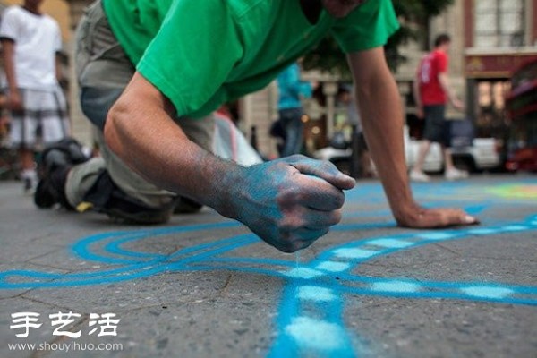 Joe Mangrum Street Sand Art