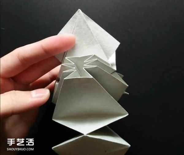 Super complex origami shark illustration, detailed steps for folding a three-dimensional shark