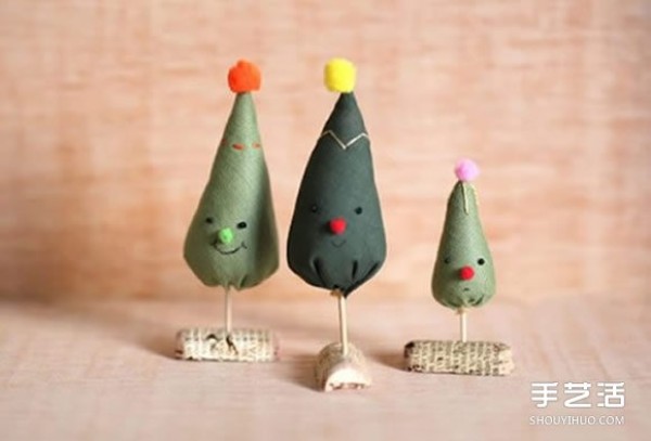 Non-woven mini Christmas tree DIY handmade fabric homemade Christmas tree illustration