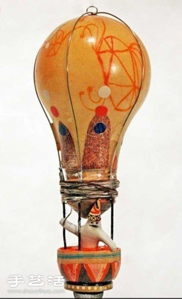 Old light bulbs turned waste into treasures creative DIY hot air balloon handicrafts