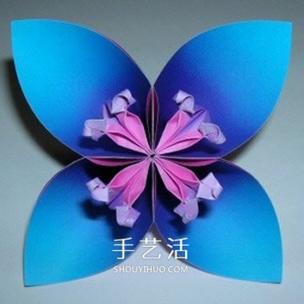 Illustration of the origami method of six four-petal flowers combined into beautiful flower balls