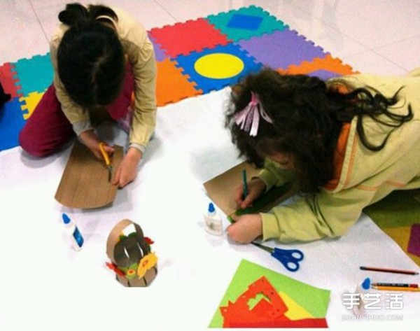 How to fold origami a small flower basket for young children. Illustration of the making process of a small flower basket