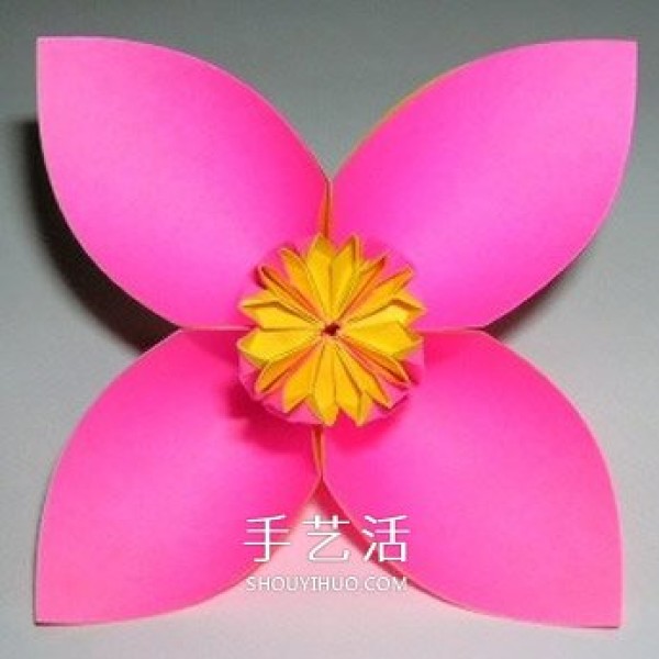 Illustration of the origami method of six four-petal flowers combined into beautiful flower balls