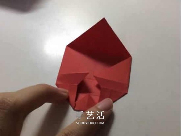 A little romantic secret! Illustration of transparent heart origami that can only be discovered by facing the light