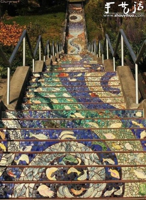 Fairytale-like and dreamy art steps