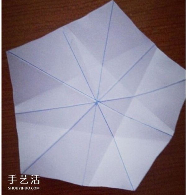 A star origami illustration that is difficult to fold a complex three-dimensional five-pointed star