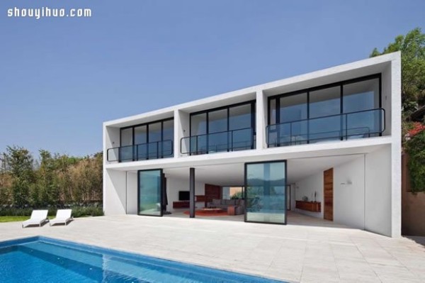 Villa decoration design on the southern coast of Spain with a panoramic view