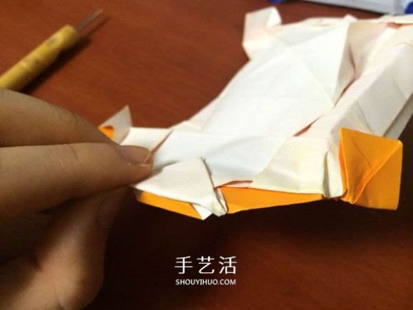 How to fold a complex three-dimensional sports car with detailed steps of origami sports car