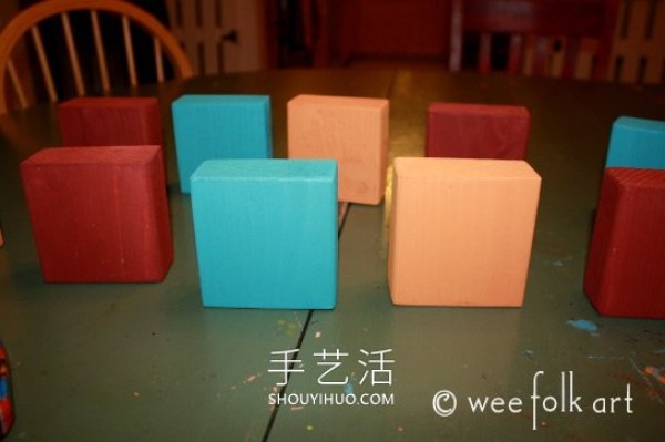 Tutorial on how to decorate wooden building blocks for Thanksgiving