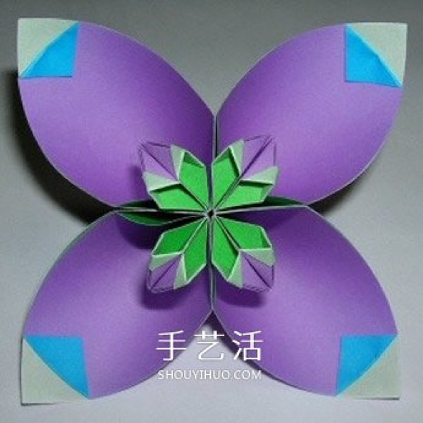 Illustration of the origami method of six four-petal flowers combined into beautiful flower balls