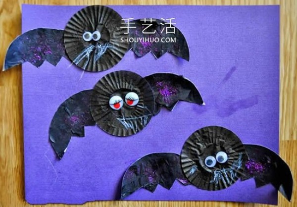 Tutorial for children to make handmade Halloween bat greeting cards