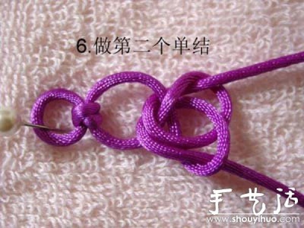 How to hand-weave ice flower knot bracelets