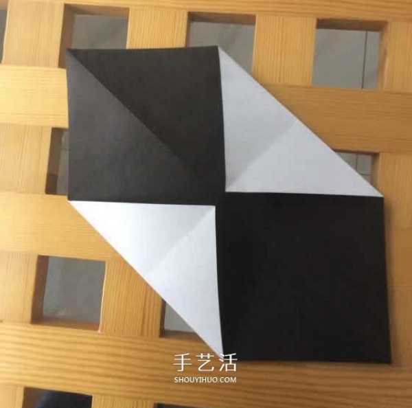 The origami step-by-step illustration of the crawling giant panda is so naive and cute~