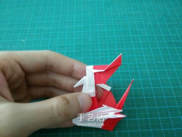 Illustrated tutorial on how to fold the Christmas crane How to fold the Christmas crane