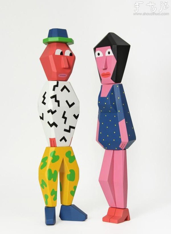 Wooden dolls that can be combined at will