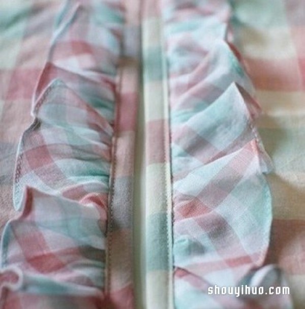 DIY tutorial for making fresh and funny fabric paper towel covers