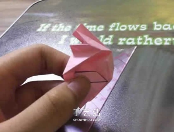 Tutorial on folding flowers on sticky notes with mini rose origami illustrations