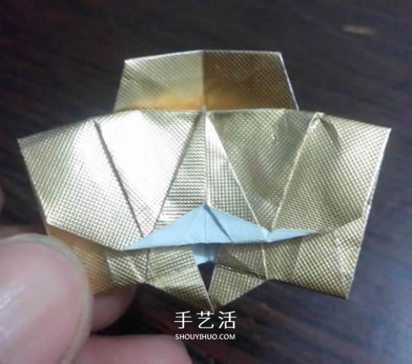 Using cigarette box paper waste and making origami three-dimensional owl illustration step-by-step