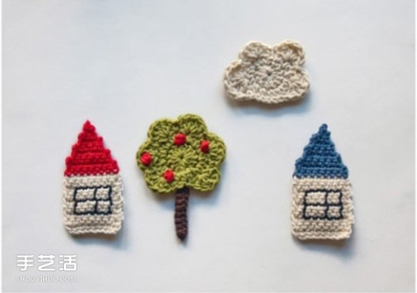 Pictures of crocheted mini objects, appreciation of handmade crochet objects