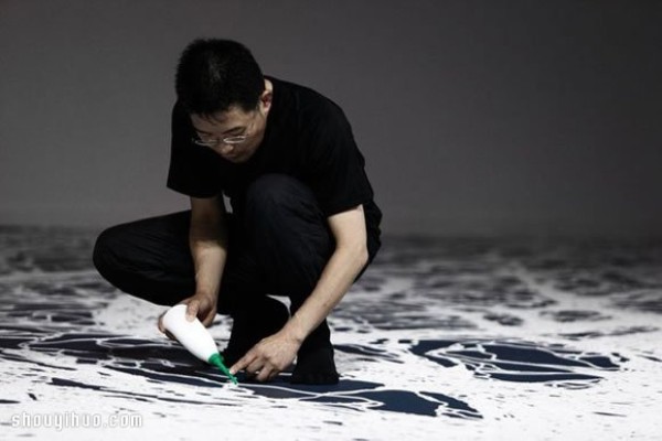 Japanese artist Motoi Yamamotos creative salt paintings