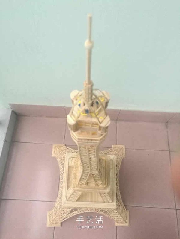 Detailed illustrated tutorial on hand-made Eiffel Tower model with bamboo sticks