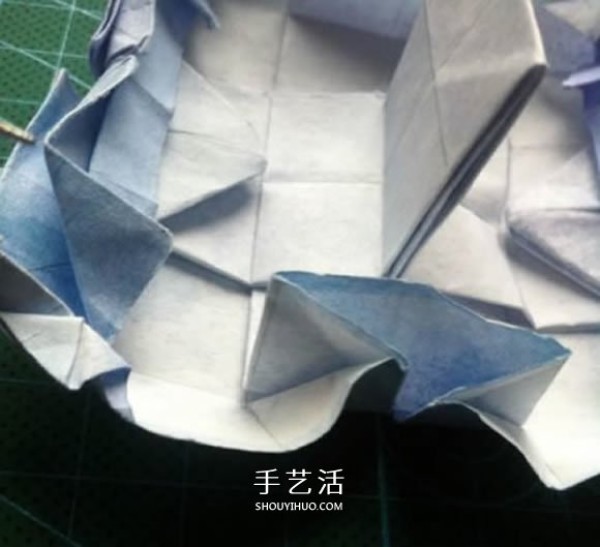 Naoyuki Tanitas origami tutorial, illustrations of how to fold a cute tissue box