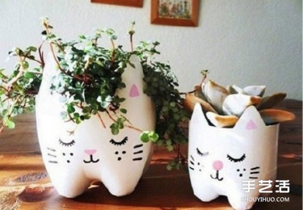 How to make flower pots from plastic bottles. Illustrations of DIY flower pots from waste plastic bottles