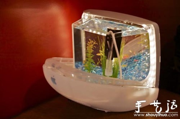 iMac G3 DIY fish tank using waste