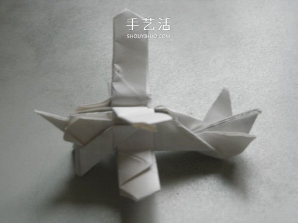 The origami method of a biplane, the step-by-step diagram of how to fold a biplane