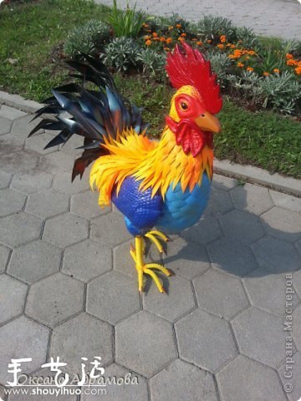 Tutorial on DIY making a big rooster from waste plastic bottles