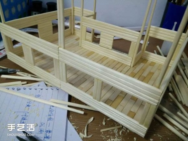 Disposable chopsticks are used to hand-make a life-like villa model, the steps are complete! 